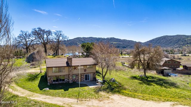 29960 Greenwater Drive, Tehachapi, CA 93561