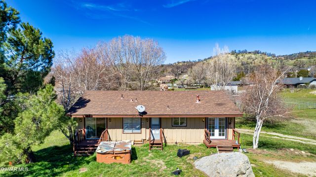 29960 Greenwater Drive, Tehachapi, CA 93561