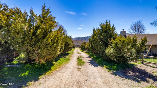 29960 Greenwater Drive, Tehachapi, CA 93561