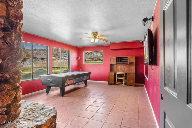 29960 Greenwater Drive, Tehachapi, CA 93561