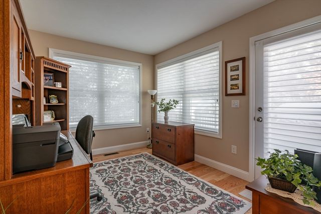 9 Pilgrim Circle, Nashua, NH 03063