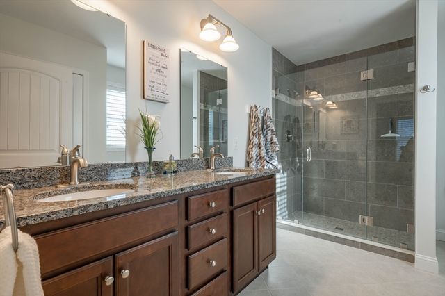 9 Pilgrim Circle, Nashua, NH 03063