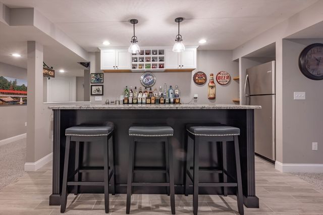 9 Pilgrim Circle, Nashua, NH 03063