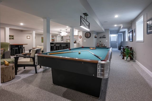 9 Pilgrim Circle, Nashua, NH 03063