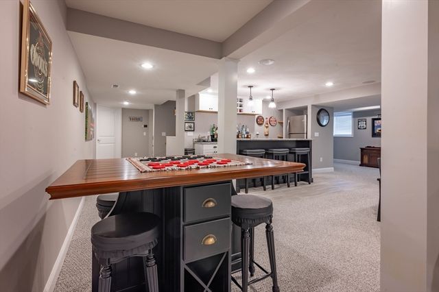 9 Pilgrim Circle, Nashua, NH 03063