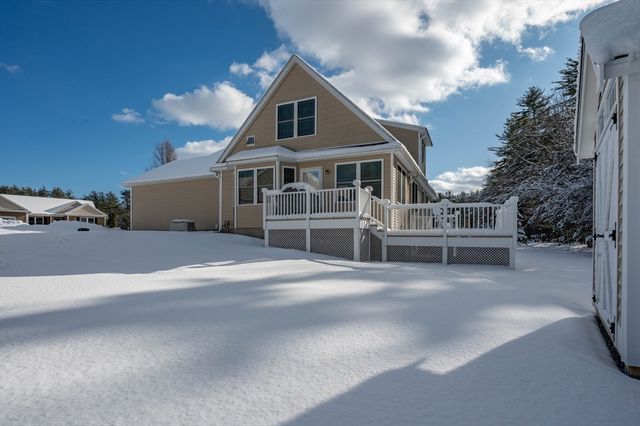 9 Pilgrim Circle, Nashua, NH 03063