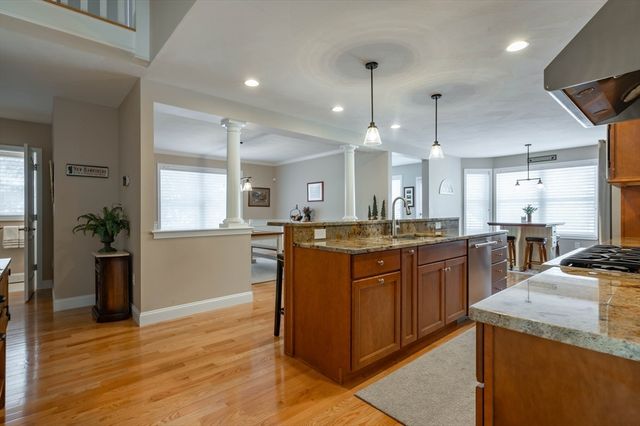 9 Pilgrim Circle, Nashua, NH 03063