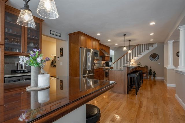 9 Pilgrim Circle, Nashua, NH 03063