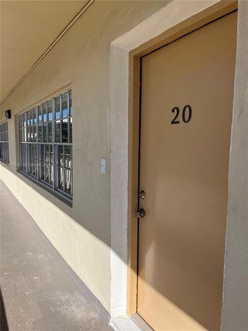 11855 NE 19th Dr 20, North Miami, FL 33181