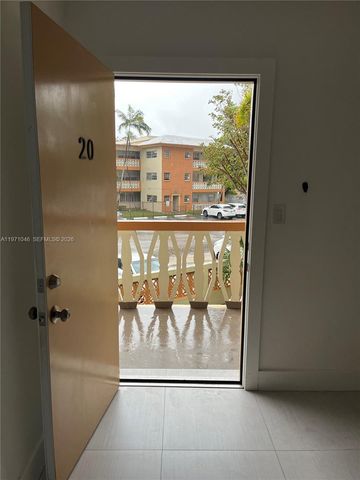 11855 NE 19th Dr 20, North Miami, FL 33181