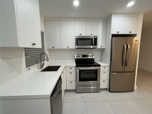 11855 NE 19th Dr 20, North Miami, FL 33181