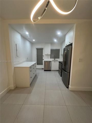 11855 NE 19th Dr 20, North Miami, FL 33181