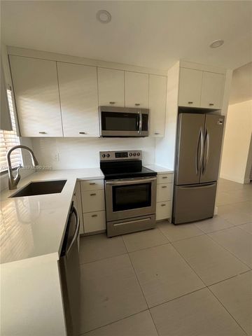 11855 NE 19th Dr 20, North Miami, FL 33181