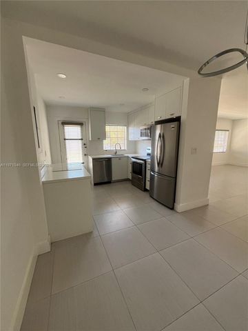 11855 NE 19th Dr 20, North Miami, FL 33181