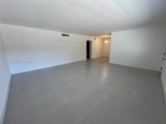 11855 NE 19th Dr 20, North Miami, FL 33181