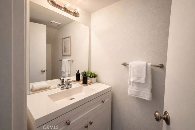 9831 Sepulveda 12, North Hills, CA 91343