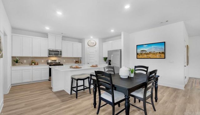 59 Wolfsbridge Loop, Cabot, AR 72023