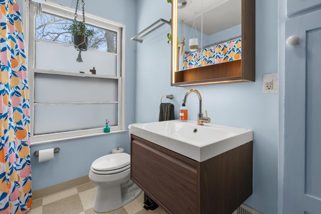 2400 Crest Drive, Kalamazoo City, MI 49008