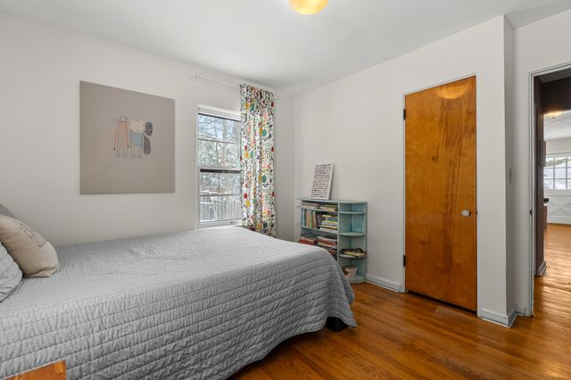 2400 Crest Drive, Kalamazoo City, MI 49008