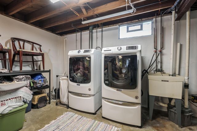 2400 Crest Drive, Kalamazoo City, MI 49008