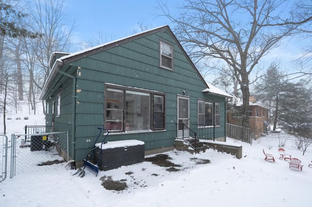 2400 Crest Drive, Kalamazoo City, MI 49008