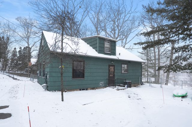 2400 Crest Drive, Kalamazoo City, MI 49008