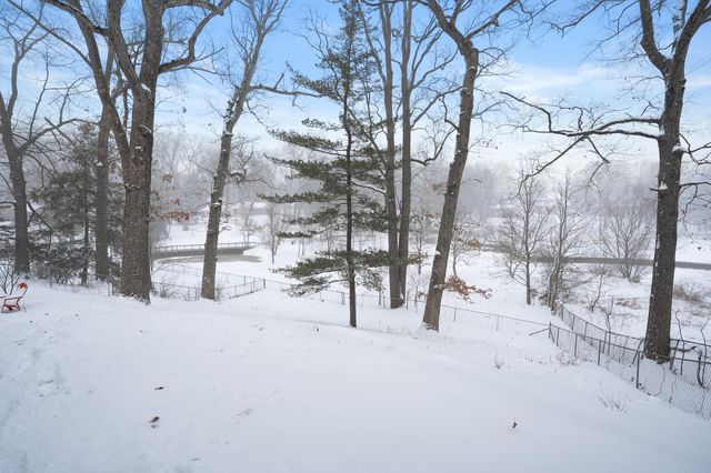 2400 Crest Drive, Kalamazoo City, MI 49008