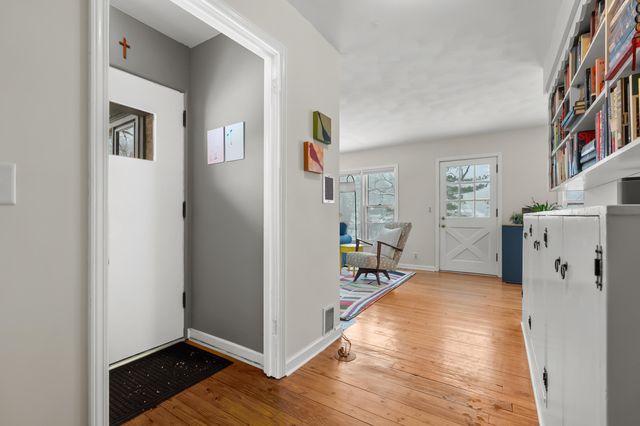 2400 Crest Drive, Kalamazoo City, MI 49008