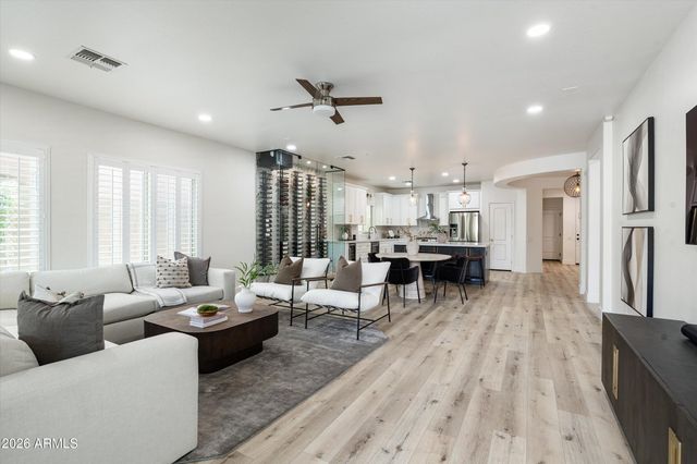 3756 E MATTHEW Drive, Phoenix, AZ 85050