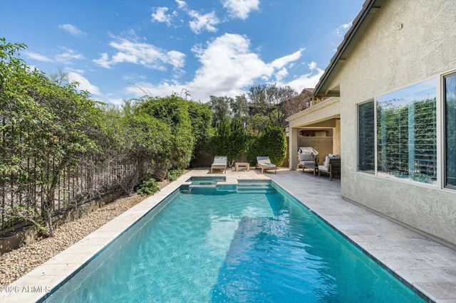 3756 E MATTHEW Drive, Phoenix, AZ 85050