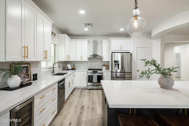 3756 E MATTHEW Drive, Phoenix, AZ 85050