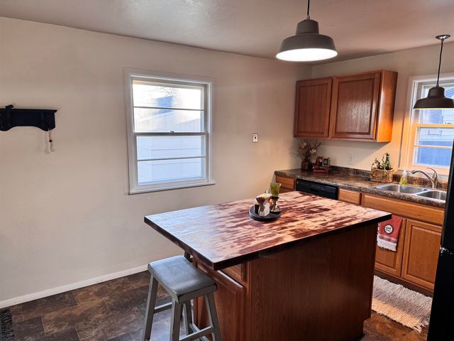 1501 SE 1st Street, Minot, ND 58701