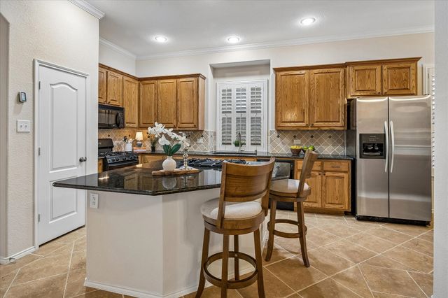 2824 Lacompte Drive, Dallas, TX 75227