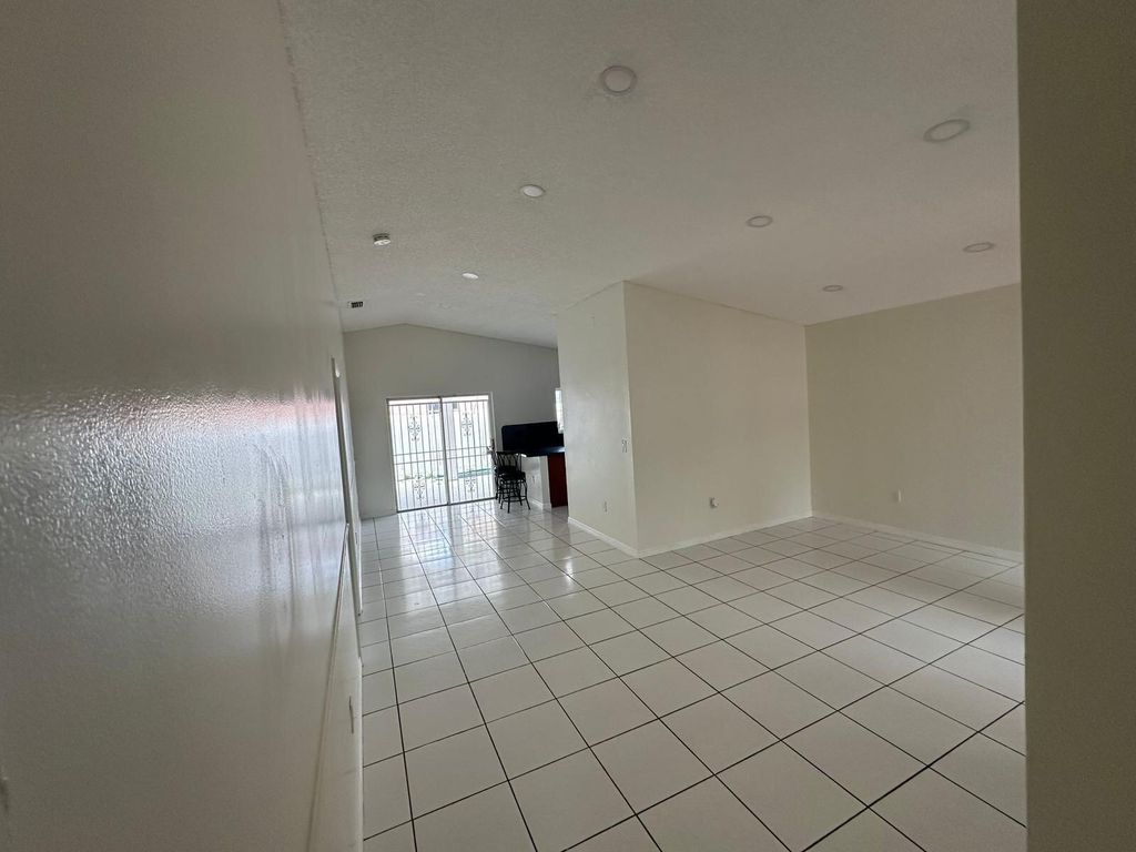 9316 NW 121st Street 51, Hialeah Gardens, FL 33018