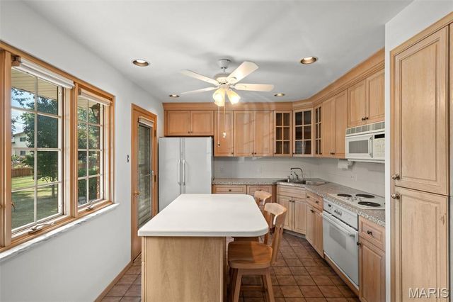 5018 Cold Springs Lane, St Louis, MO 63128