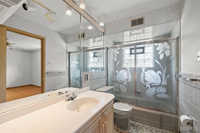 5018 Cold Springs Lane, St Louis, MO 63128