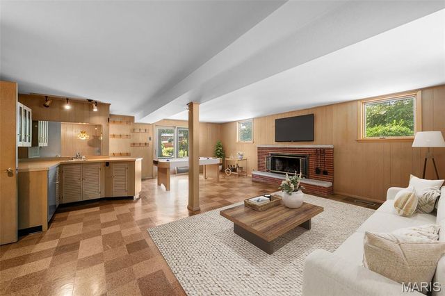 5018 Cold Springs Lane, St Louis, MO 63128
