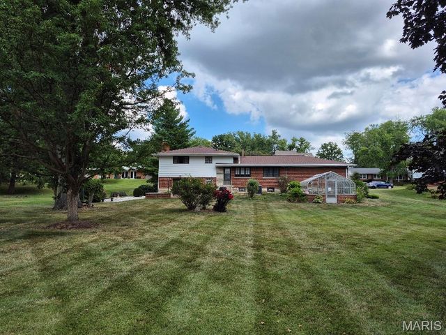 5018 Cold Springs Lane, St Louis, MO 63128