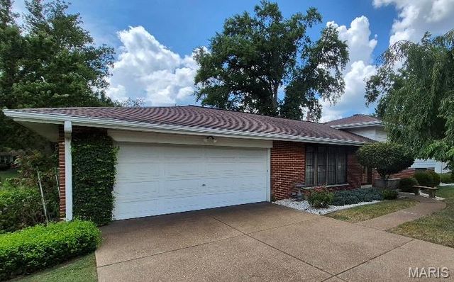 5018 Cold Springs Lane, St Louis, MO 63128