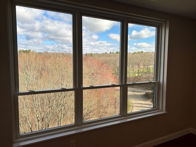 210 Nahanton St 520, Newton, MA 02459