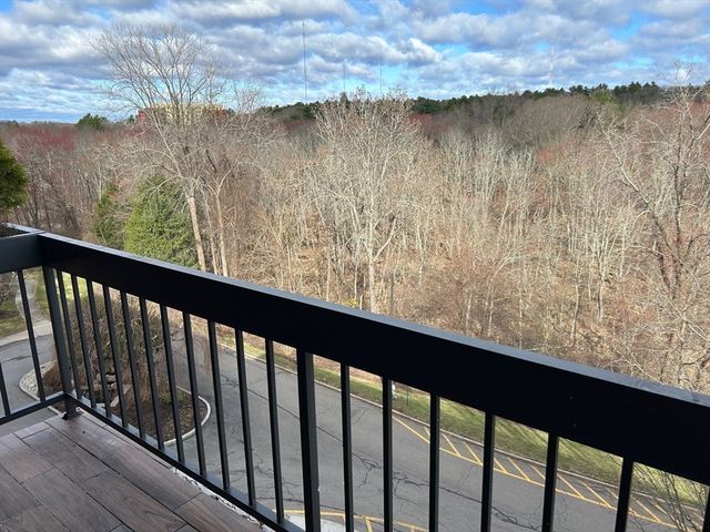 210 Nahanton St 520, Newton, MA 02459