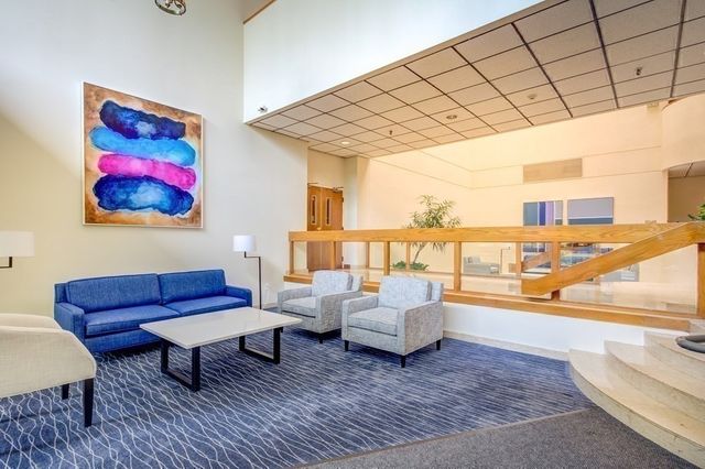 210 Nahanton St 520, Newton, MA 02459