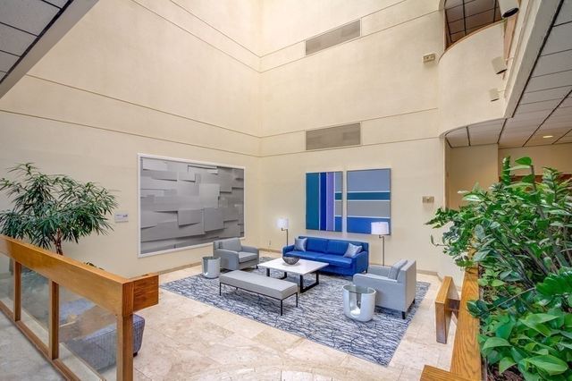 210 Nahanton St 520, Newton, MA 02459