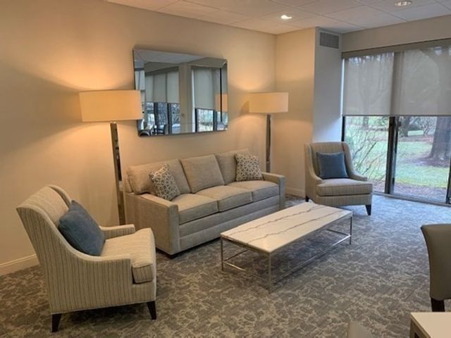 210 Nahanton St 520, Newton, MA 02459