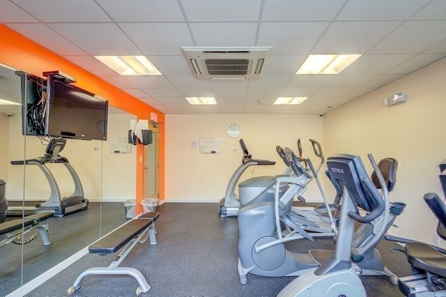 210 Nahanton St 520, Newton, MA 02459