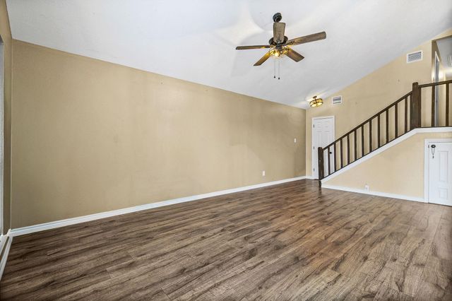 419 W Lake Shore Dr, Livingston, TX 77351