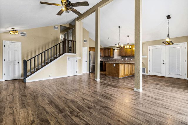 419 W Lake Shore Dr, Livingston, TX 77351