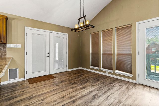 419 W Lake Shore Dr, Livingston, TX 77351