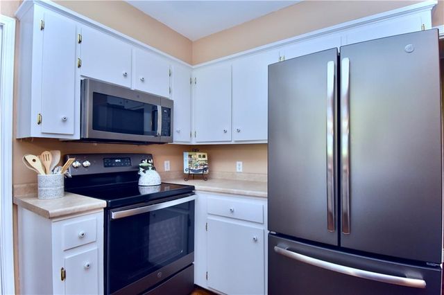 8633 RIDGEMONT Drive, Pineville, LA 71360