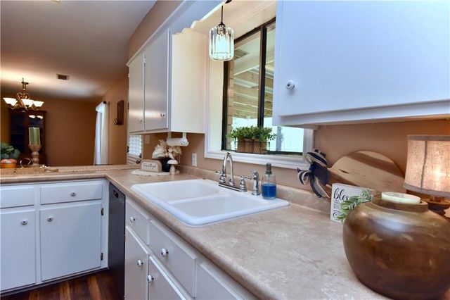 8633 RIDGEMONT Drive, Pineville, LA 71360